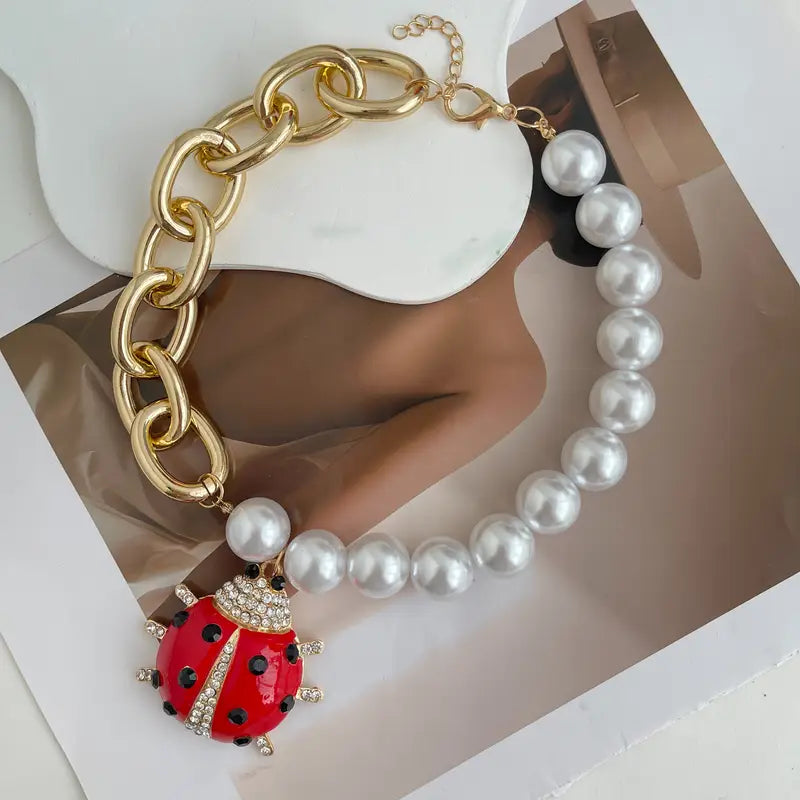 Collar Cadena Dorada y Perlas Dije Catarina