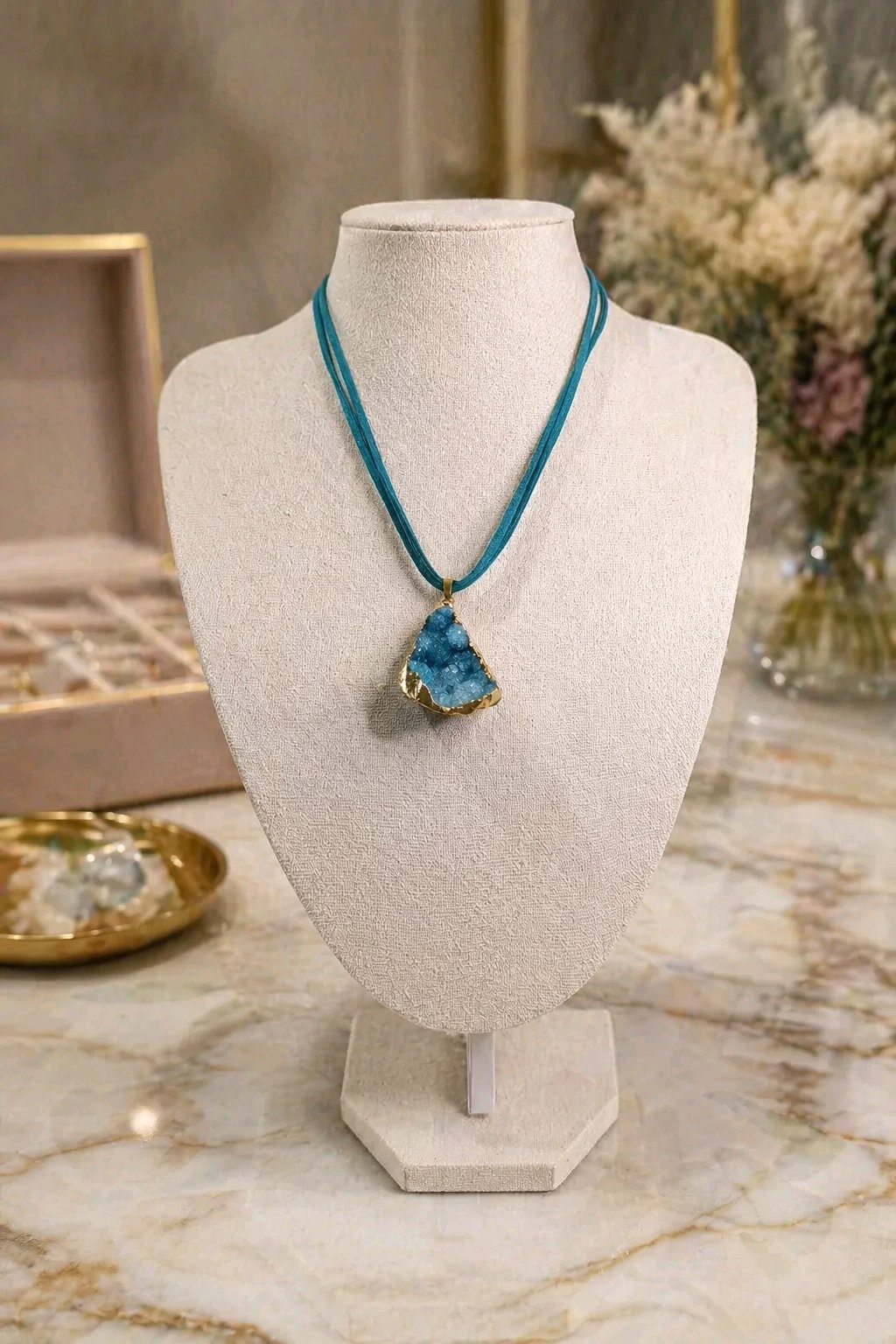 Collar Correa Terciopelo Turquesa y Dije Geoda Mineral