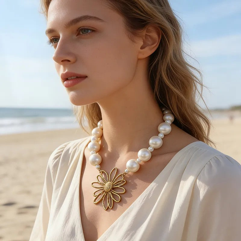 Collar Cuencas Perlas Grandes Dije Margarita Dorada