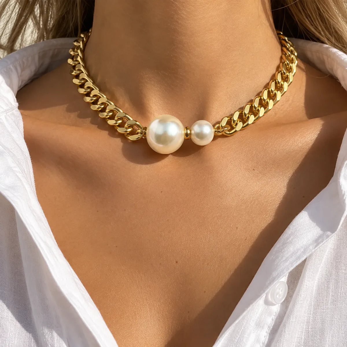 Collar Cadena Eslabón Dorada y Dos Cuencas Perlas