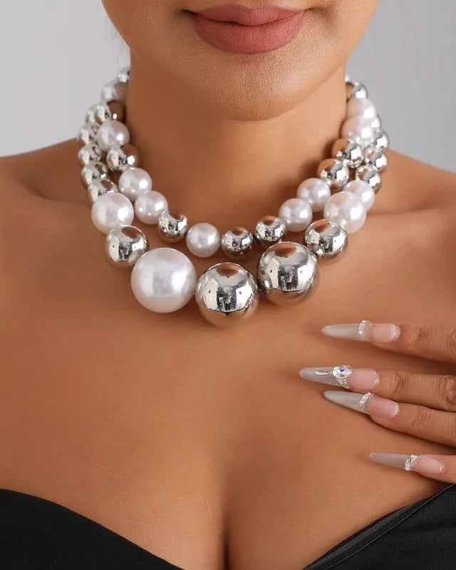 Collar Doble Cuencas Plateadas y Blancas