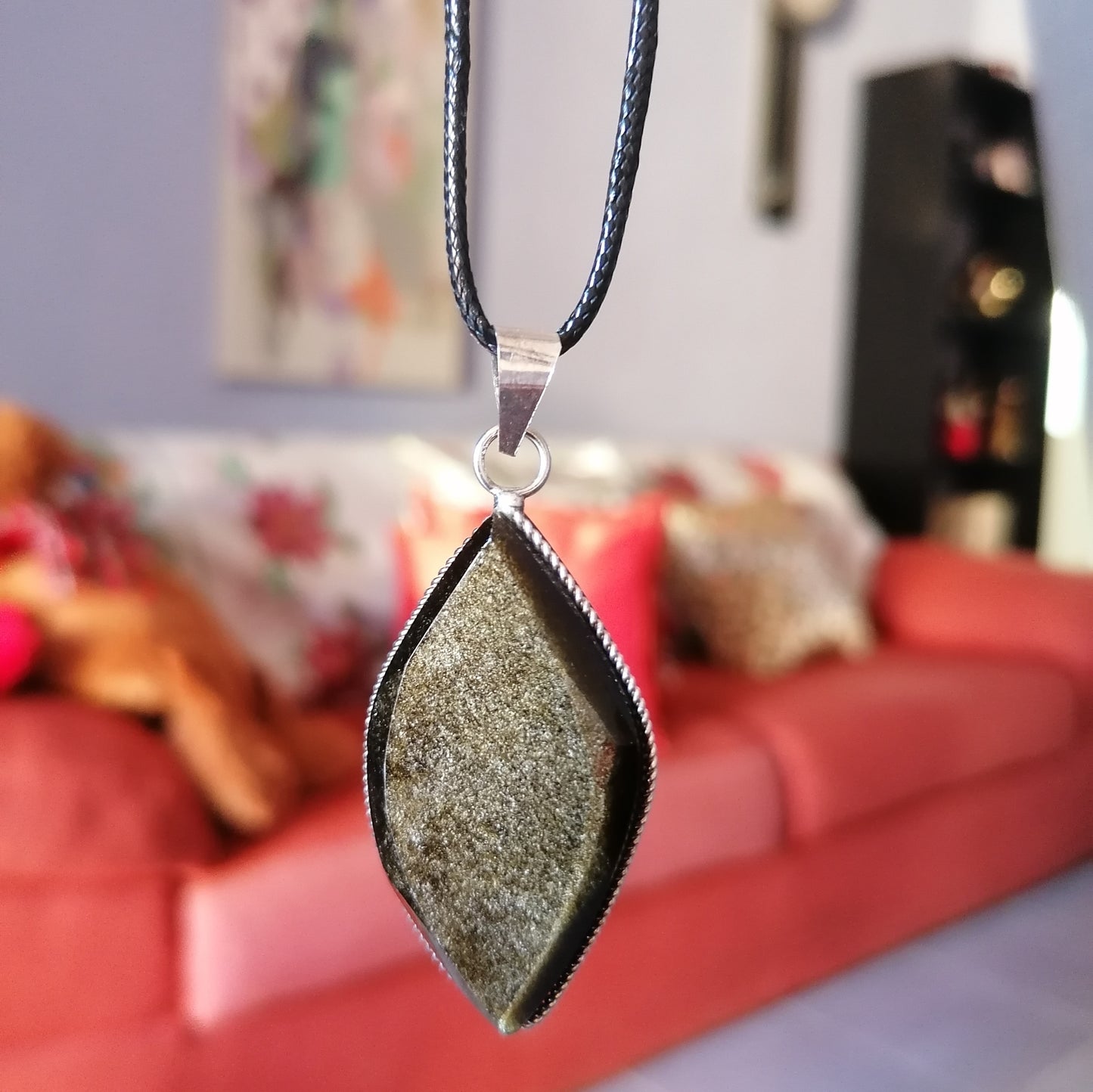 Dije Obsidiana Dorada Rombo