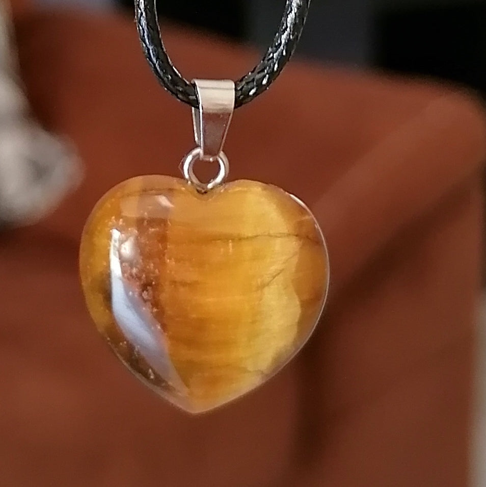 Dije Ojo de Tigre Corazón