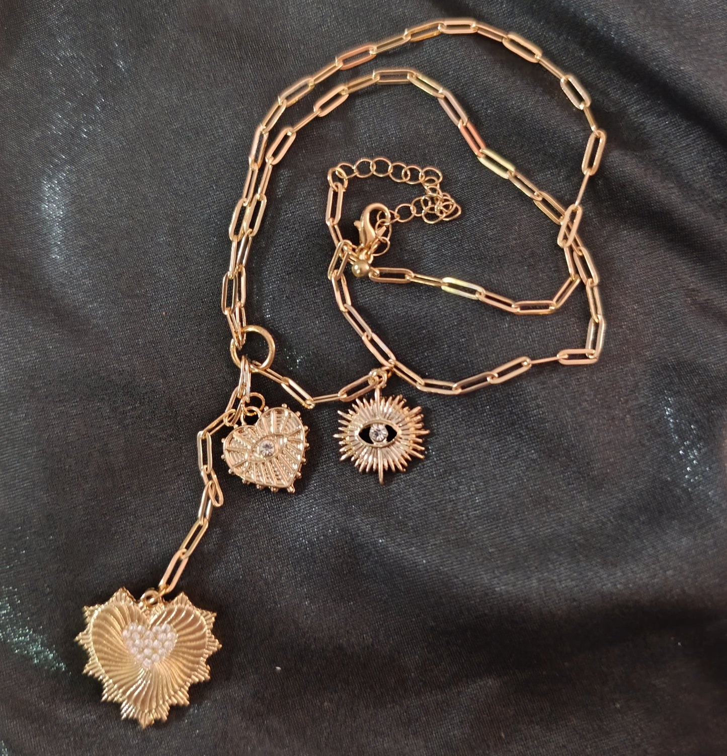 Collar Dorado Dijes Corazones
