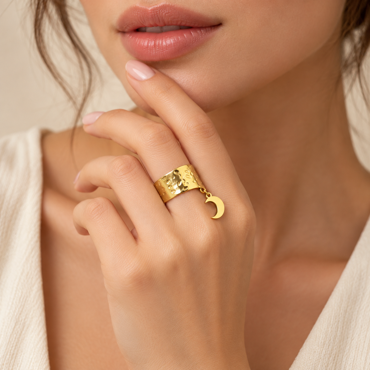 Anillo Dorado Dije Luna - Ajustable