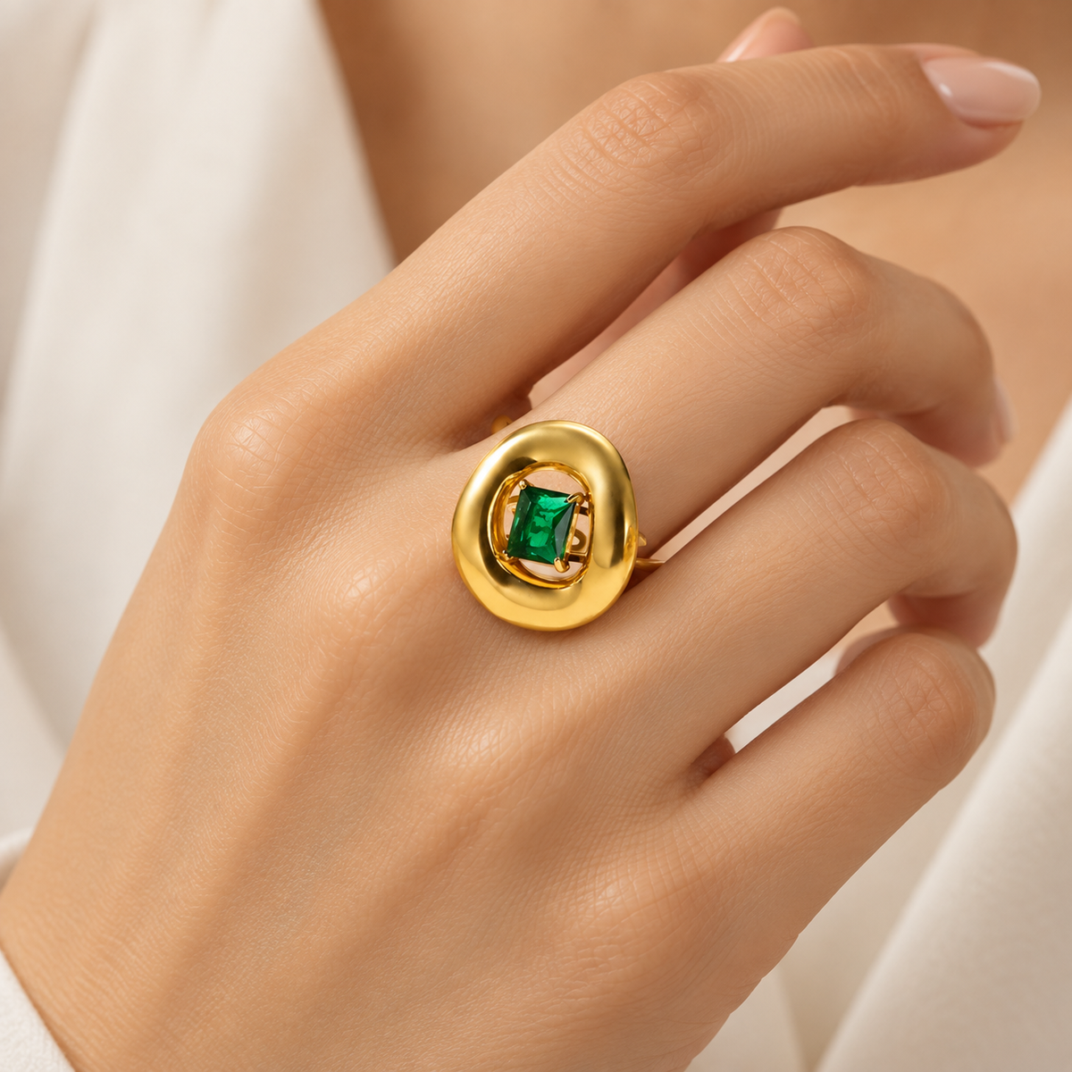 Anillo Dorado Dona Ronda Cristal Verde - Ajustable
