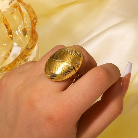 Anillo Dorado Cabujón Trazos Cortes - Ajustable