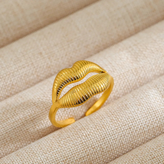 Anillo Dorado Labios Rayados - Ajustable