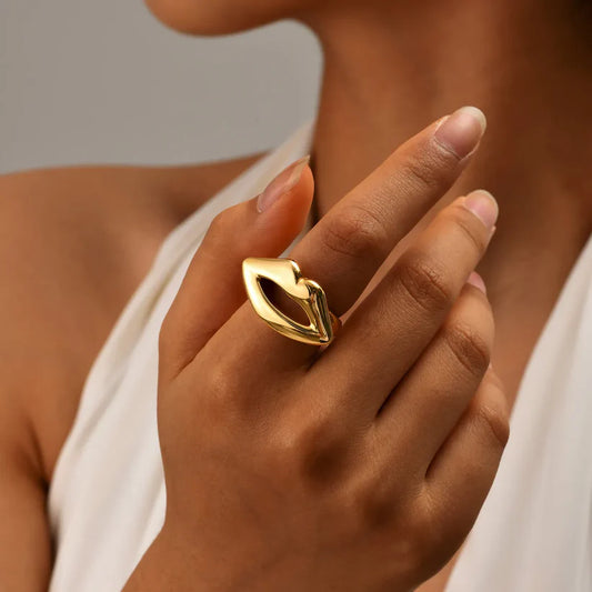 Anillo Dorado Beso Talla 7