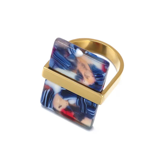Anillo Dorado con Ronda Cuadrada Azul Oscuro - Talla 7
