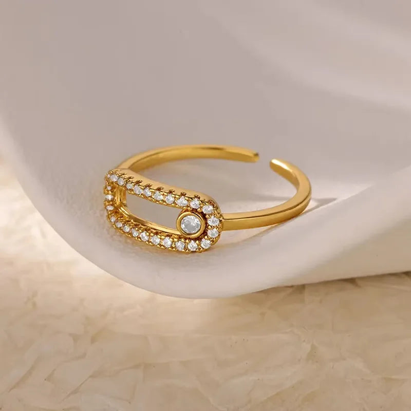 Anillo Dorado con Acabados Circón - Ajustable