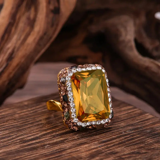 Anillo Dorado Cuadrado Ronda Sultanita y Circón, Ajustable