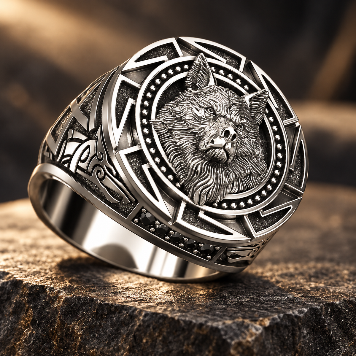 Anillo Plateado Grabado de Lobo 3D Talla 11 y 12