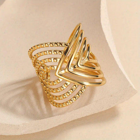 Anillo Dorado Geométrico Ajustable