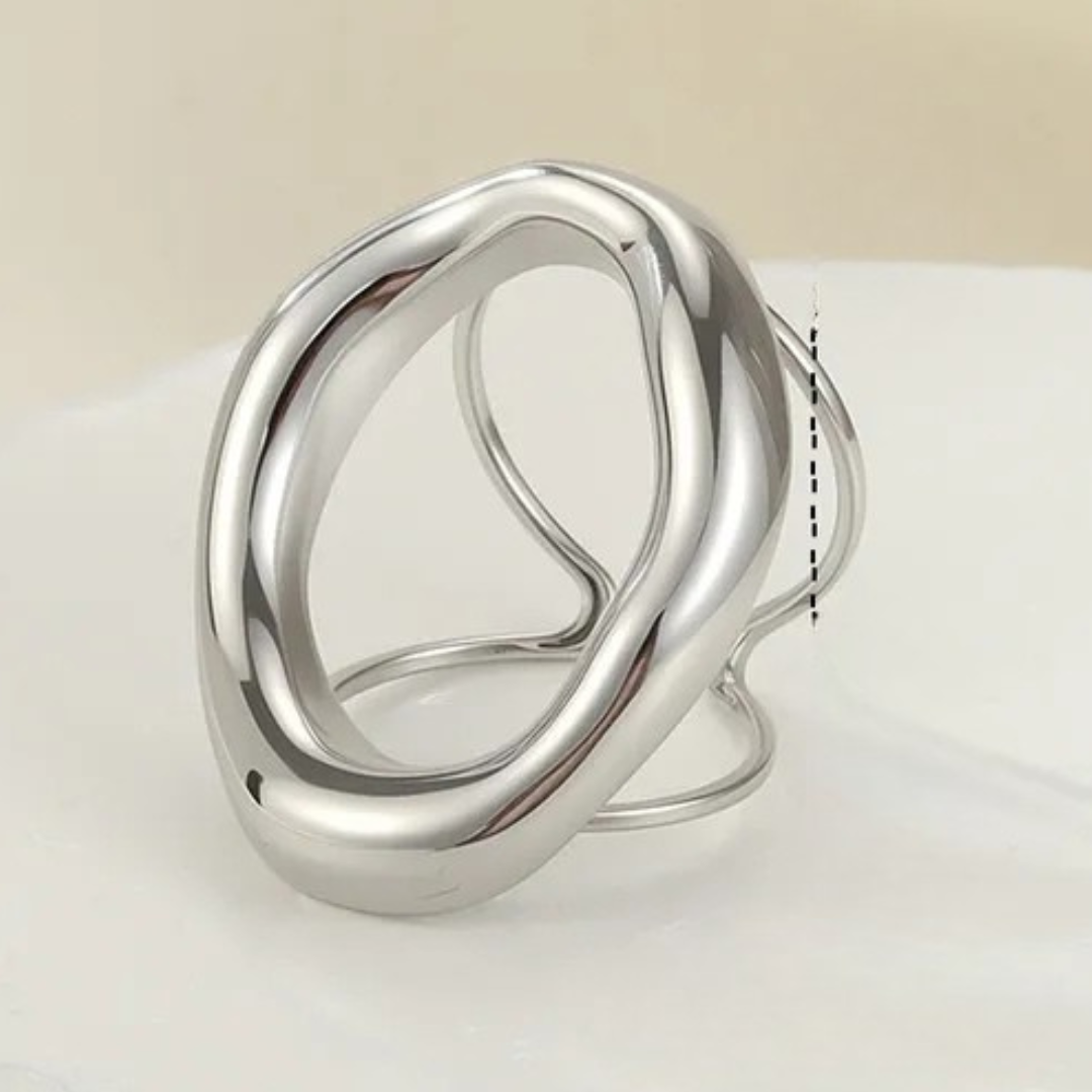 Anillo Plateado Divergente Ajustable