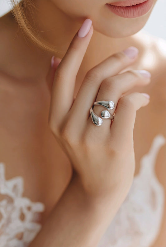 Anillo Plateado Gotas Geométrico Ajustable