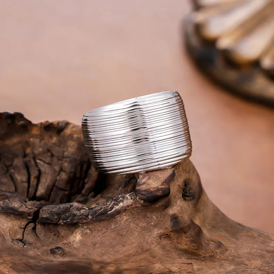 Anillo Plateado Líneas Irregulares - Ajustable
