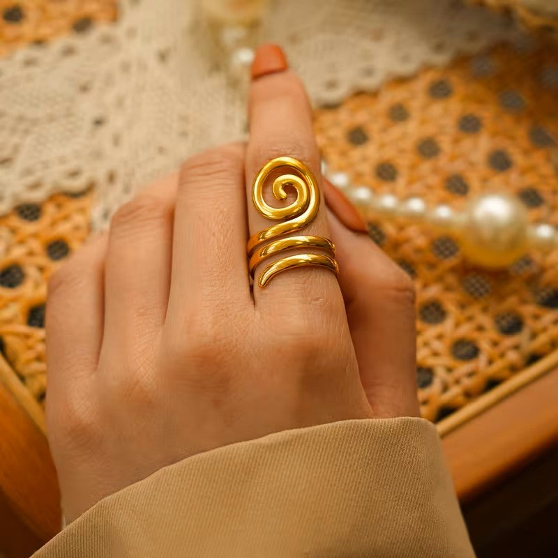 Anillo Dorado Espiral - Ajustable
