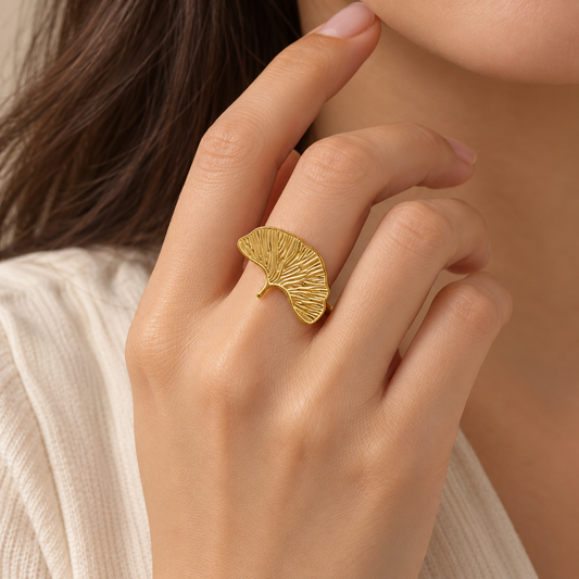 Anillo Dorado Hoja de Ginkgo - Ajustable