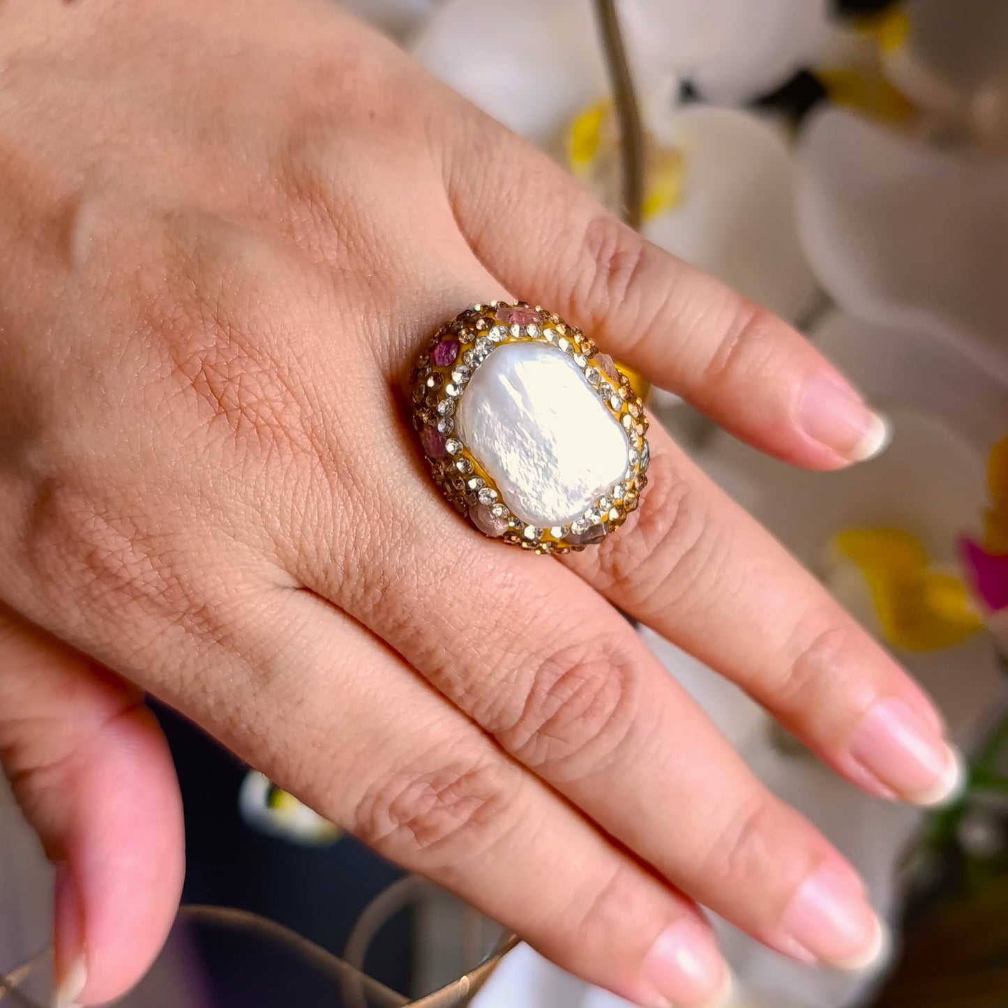 Anillo Circular Perla de Agua Dulce, Turmalina, Circón - Ajustable