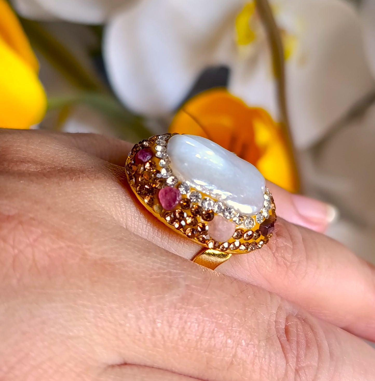Anillo Circular Perla de Agua Dulce, Turmalina, Circón - Ajustable