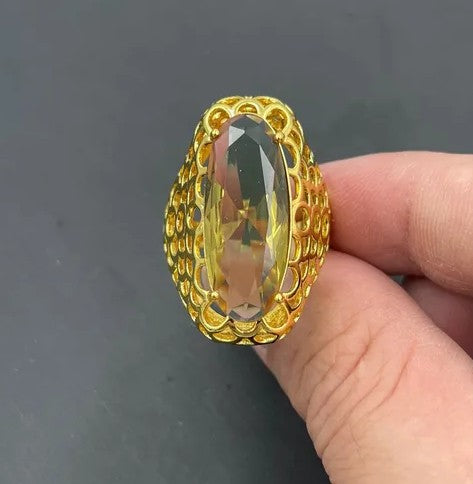 Anillo Oval Sultanita Base Dorada Enmallada Dorada - Ajustable
