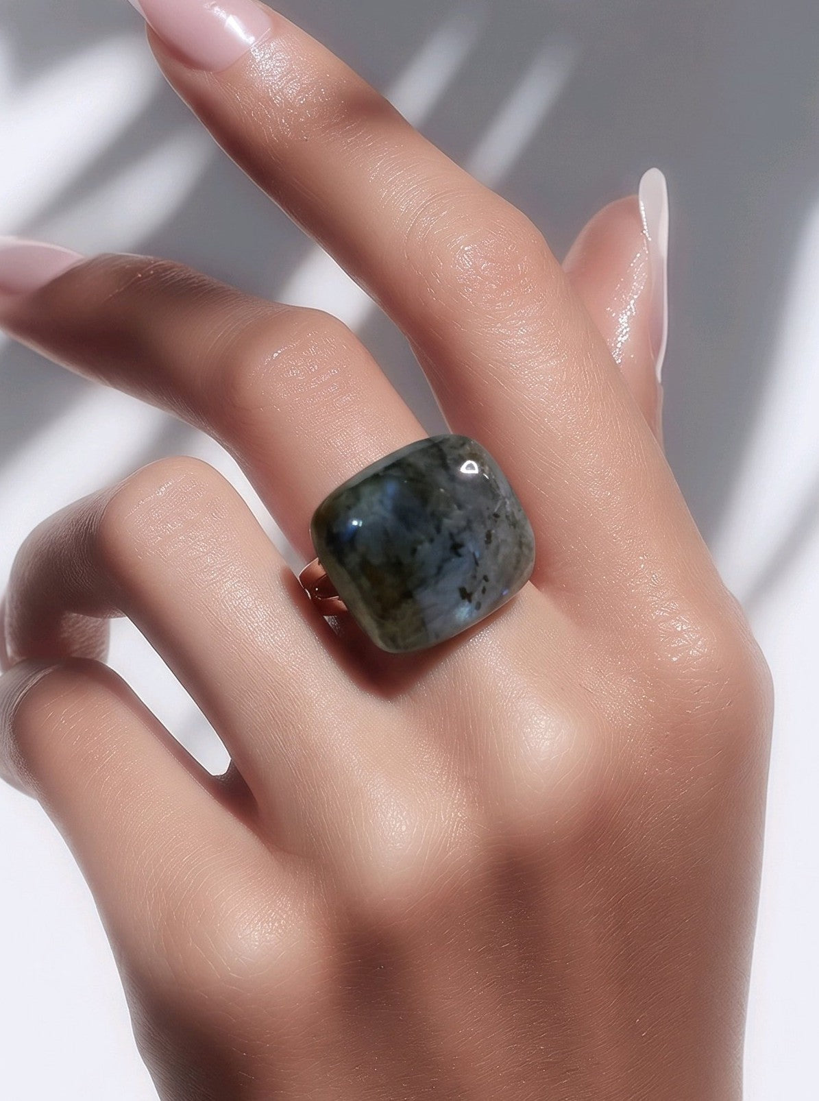 Anillo de Labradorita Corte Rectangular - Ajustable