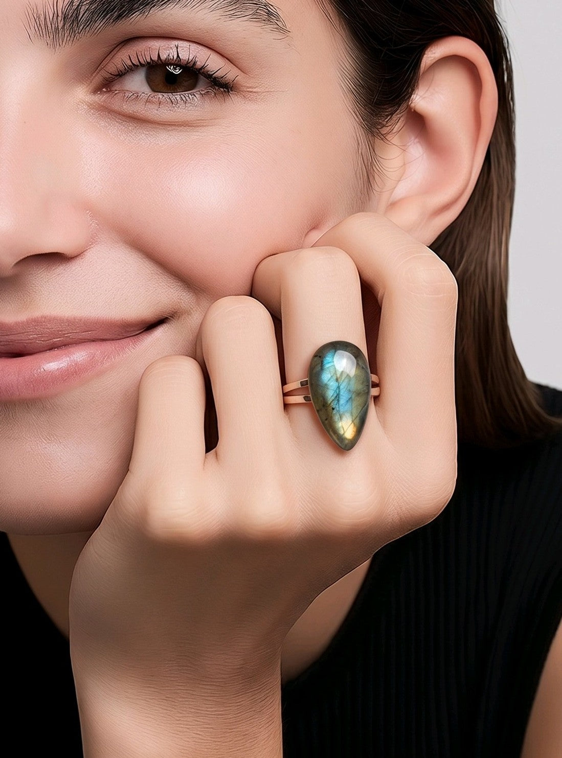 Anillo de Labradorita Corte Gota - Ajustable