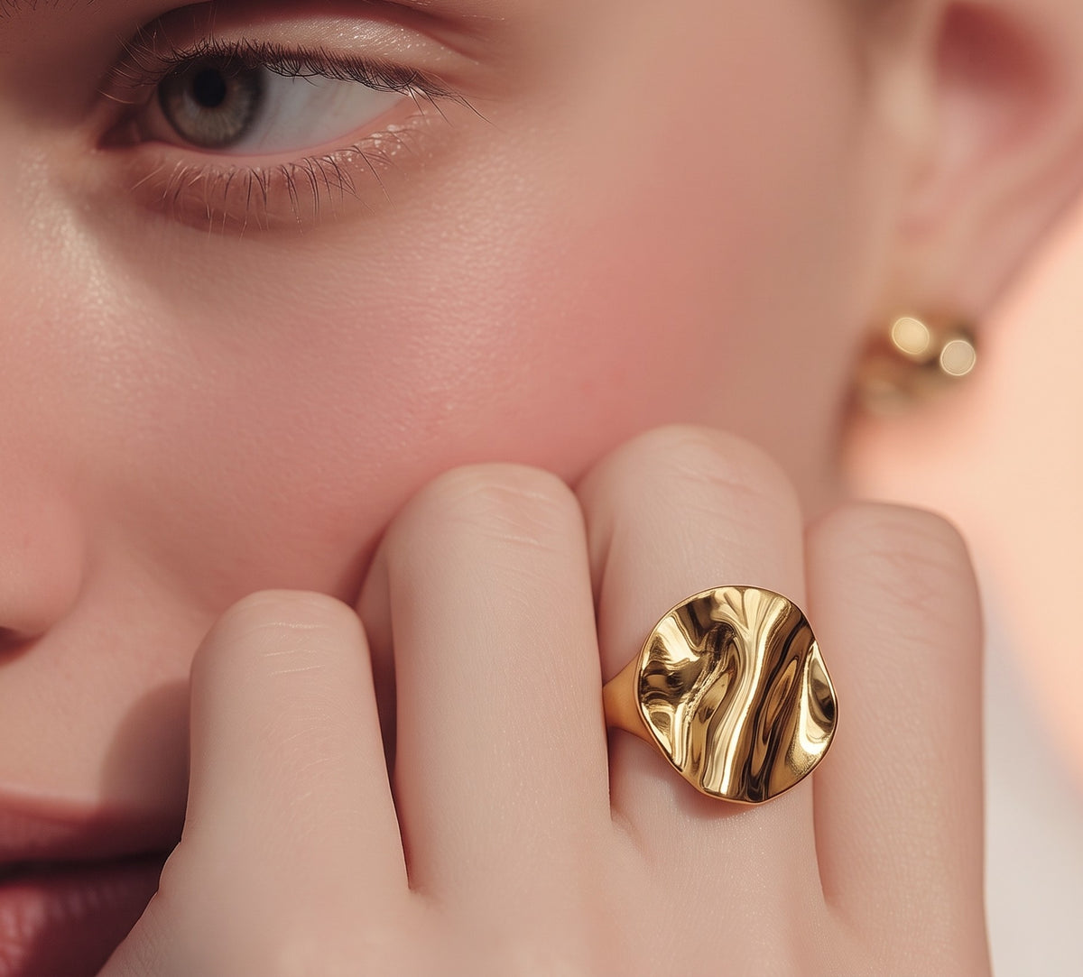 Anillo Dorado Redondo Doblado - Ajustable