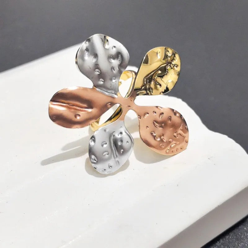 Anillo Tricolor Hojas Amartilladas - Ajustable
