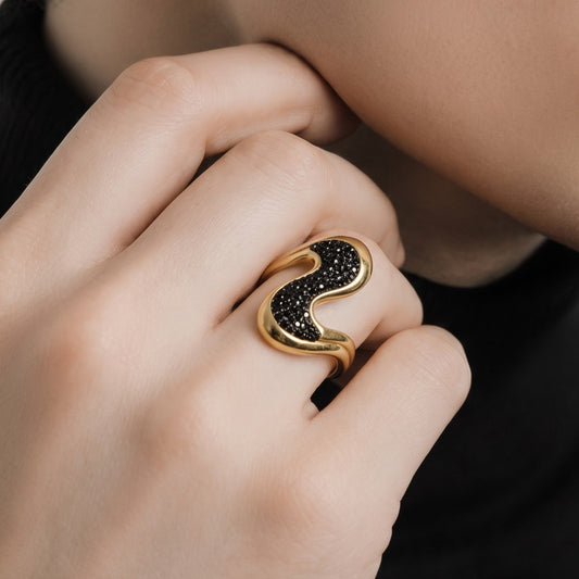 Anillo Dorado Yin Yang Circones Negros - Ajustable