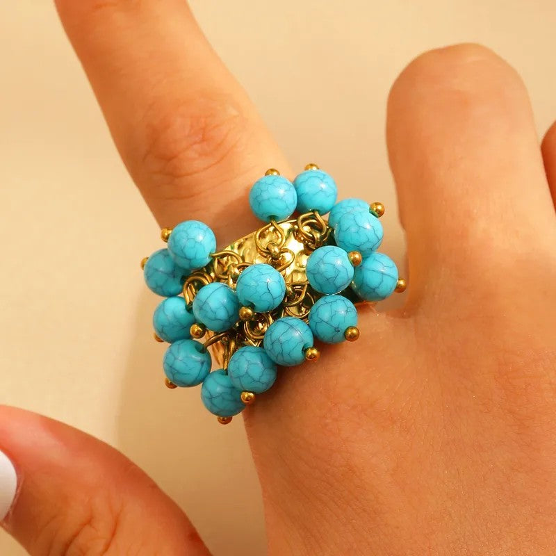 Anillo Dorado Amartillado Con Borlas de Turquesa - Ajustable