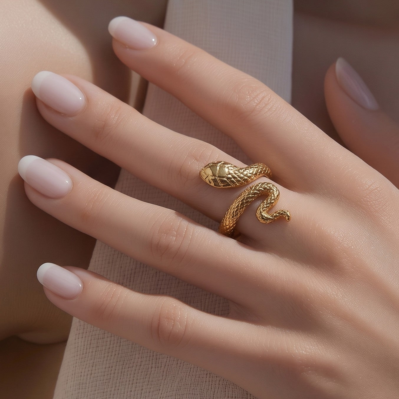 Anillo Dorado Serpiente - Ajustable