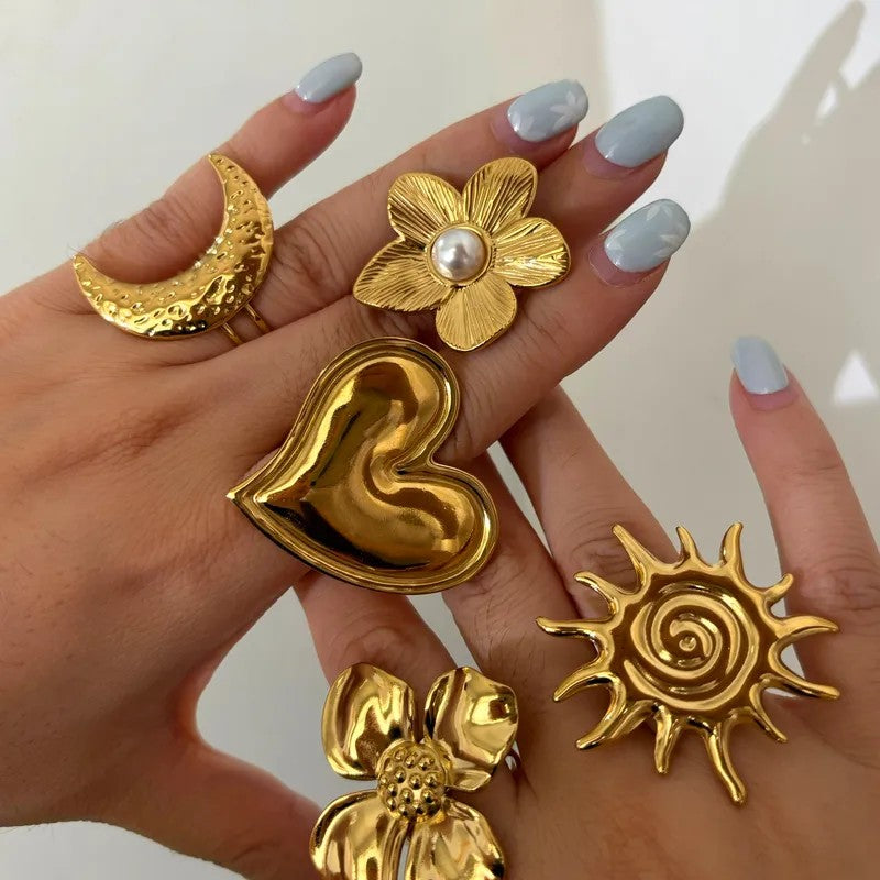 Anillo Dorado Corazón Grande - Ajustable