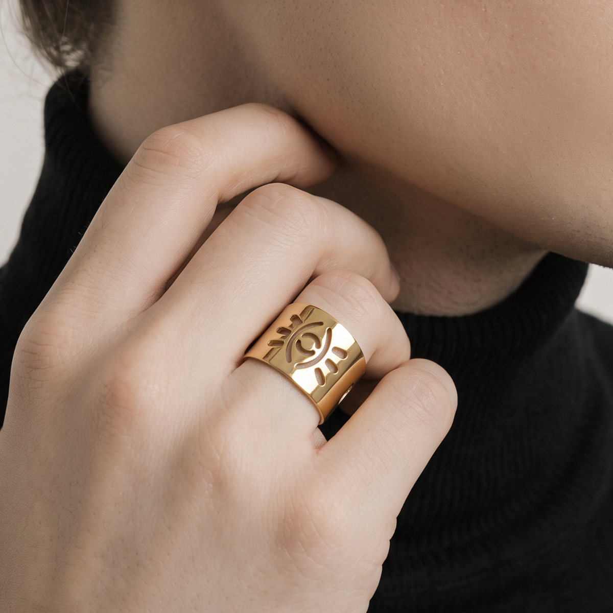 Anillo Dorado Circular Ojo Turco - Ajustable