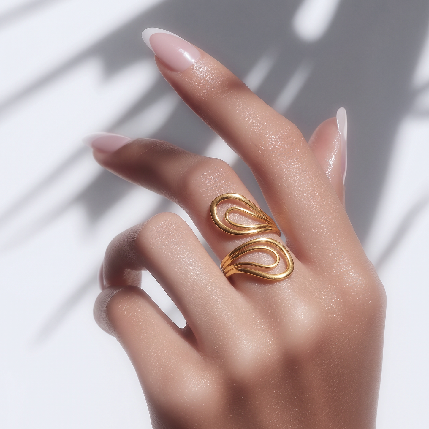 Anillo Dorado Líneas Geométricas - Ajustable