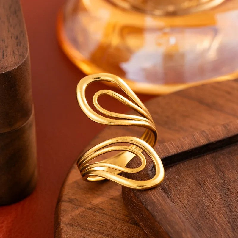 Anillo Dorado Líneas Geométricas - Ajustable