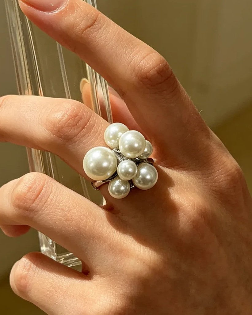 Anillo Plateado Multiperlas - Ajustable