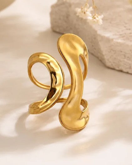 Anillo Dorado Siluetas Amartillado - Ajustable