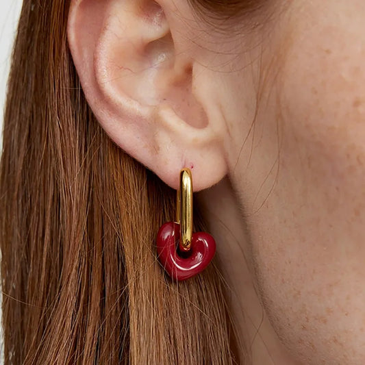 Aretes Argollas Doradas y Dije Corazón Rojo Fuego