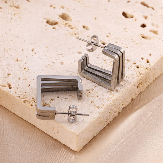 Aretes Plateados Geométricos