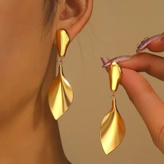 Aretes Pendientes Dorados Colgantes