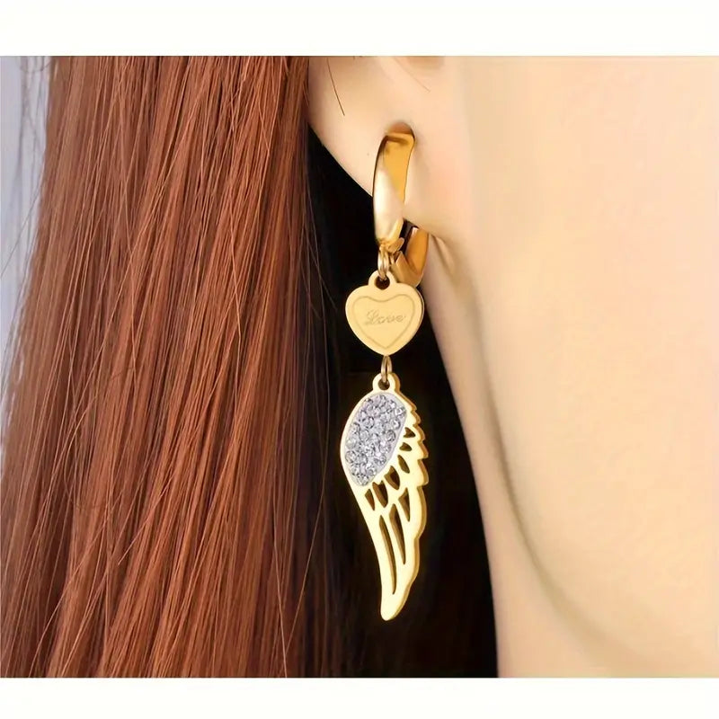 Aretes Dorados de Alas con Circón