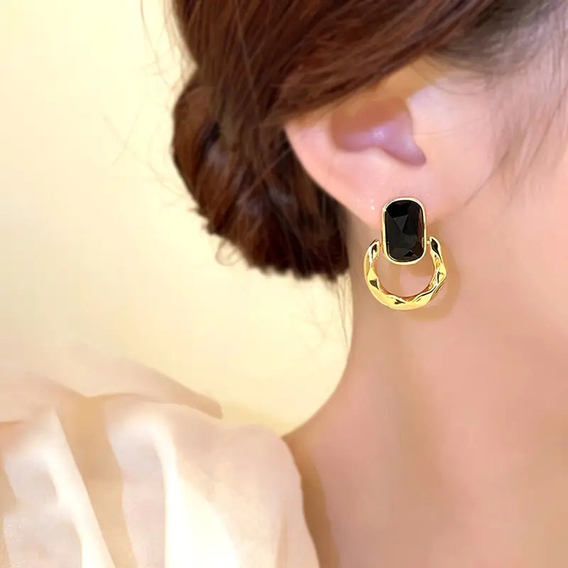 Aretes Dorados Tipo Arracada Ronda Negra