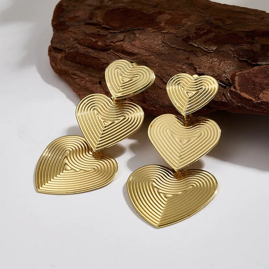 Aretes Dorados Triple Corazón Rayados