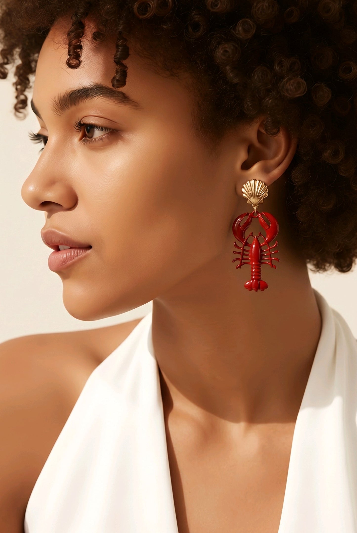 Aretes Conchas Doradas y Langostas Rojas