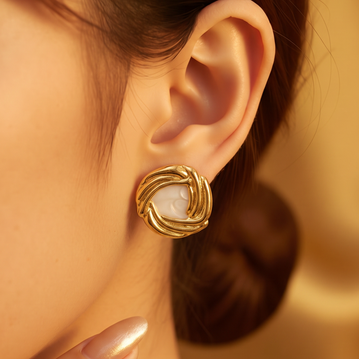 Aretes Nudo Trenzado Dorado