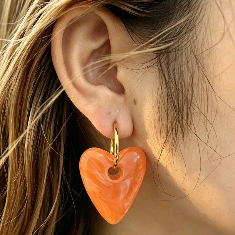 Aretes Corazón Resina Naranja