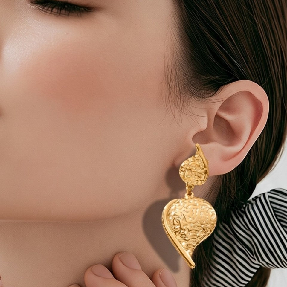 Aretes Corazón Amartillado Dorado