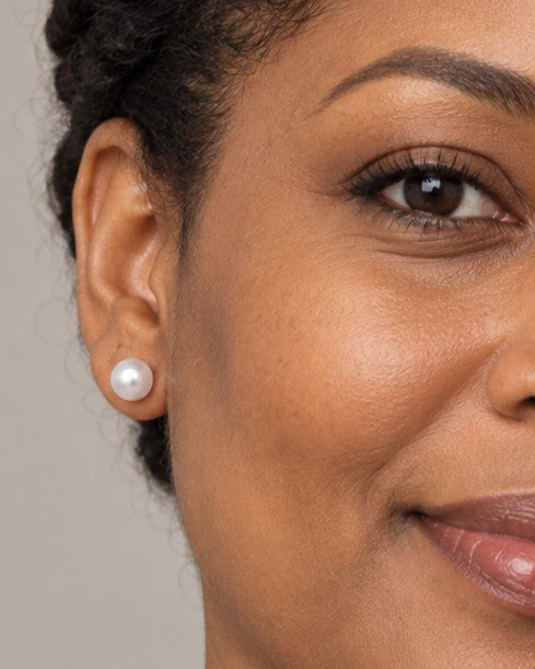 Aretes Plateados con Perla Pequeña